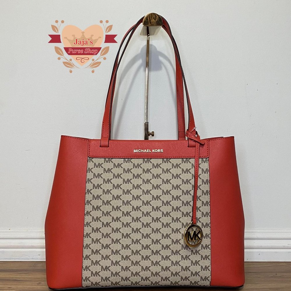 ❤️Michael Kors Signature PVC/Leather Purse❤️